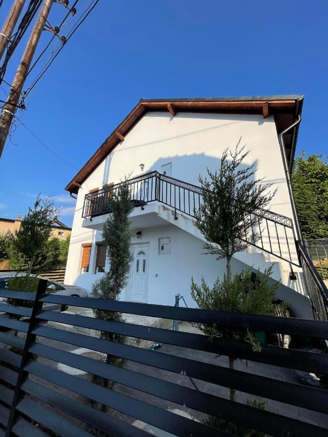 Rock Hostel Pristina Exterior foto